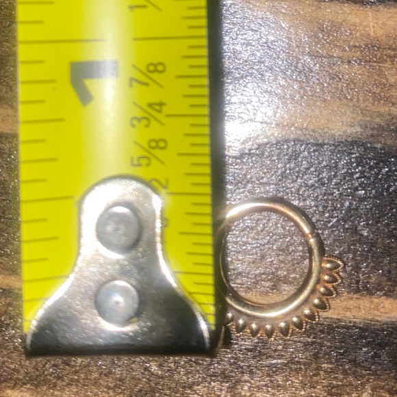 Body Gems 14k gold Athena Clicker Hoop earring - Picture 3 of 12